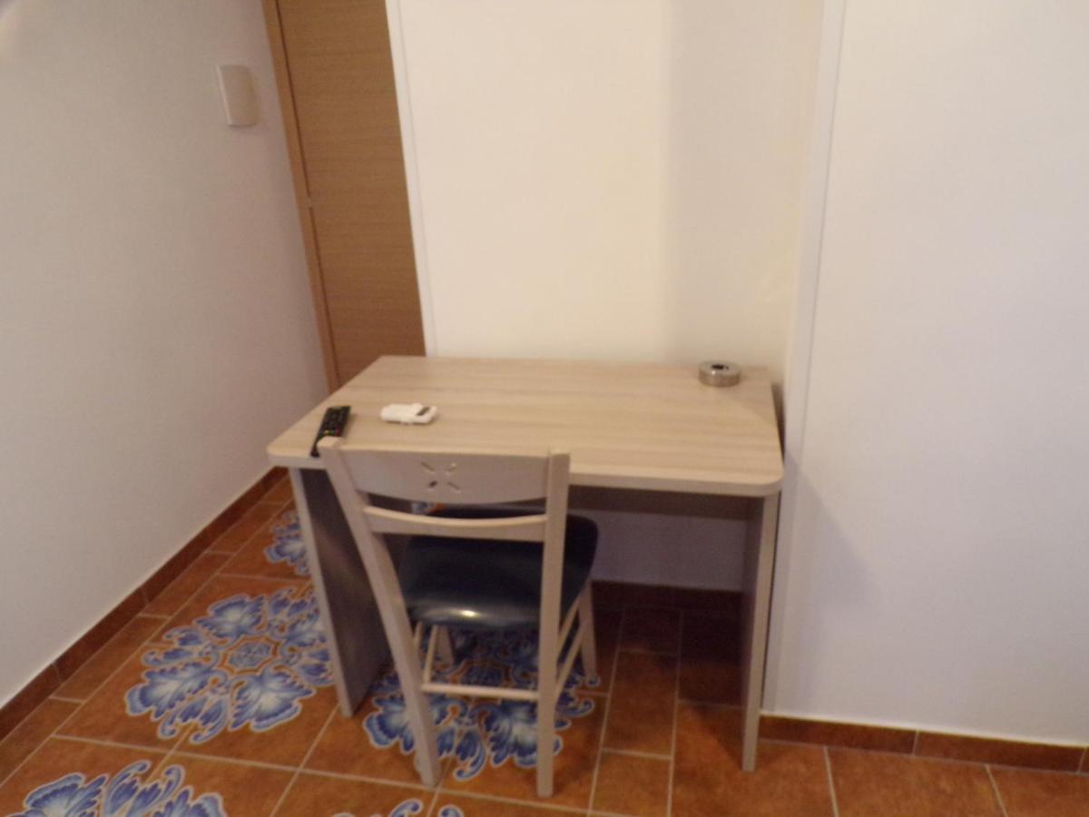 Nuova Aurora Rent Rooms Roccalumera Exterior photo