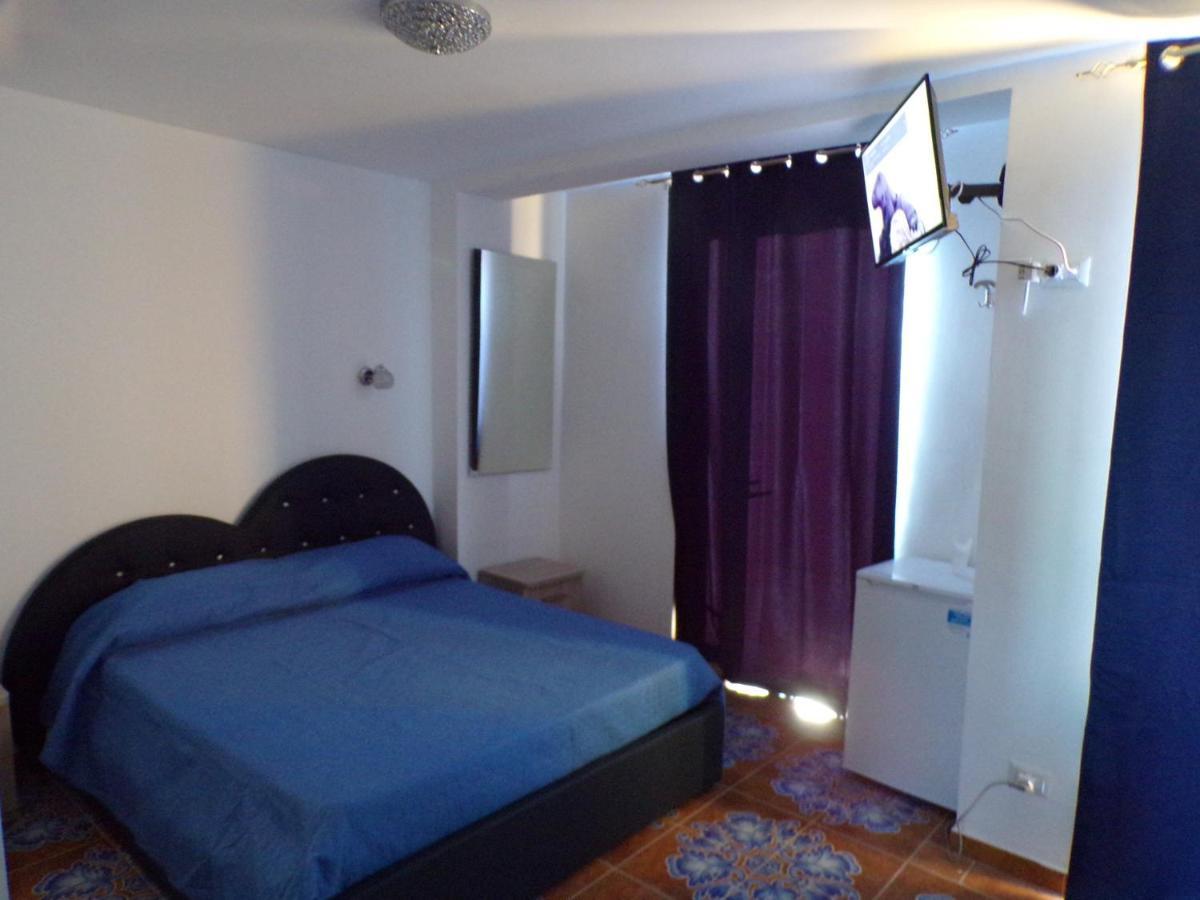 Nuova Aurora Rent Rooms Roccalumera Exterior photo