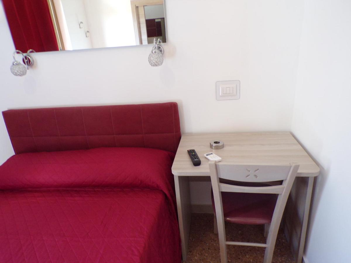 Nuova Aurora Rent Rooms Roccalumera Exterior photo