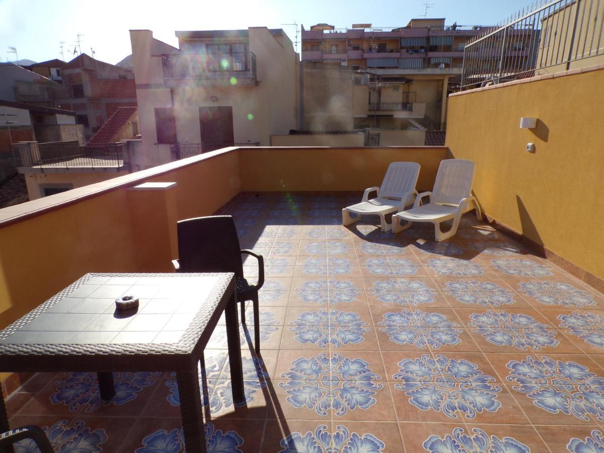 Nuova Aurora Rent Rooms Roccalumera Exterior photo