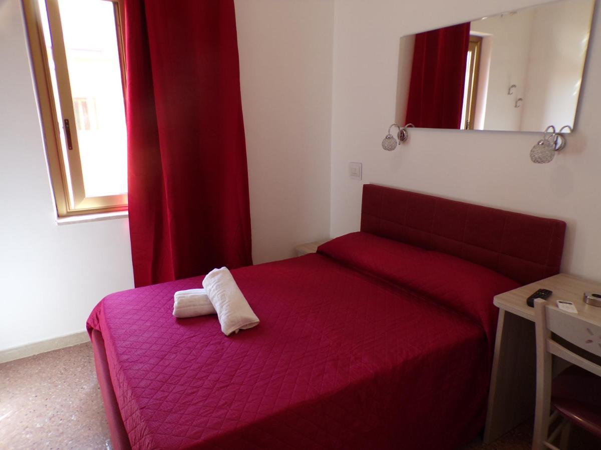 Nuova Aurora Rent Rooms Roccalumera Exterior photo