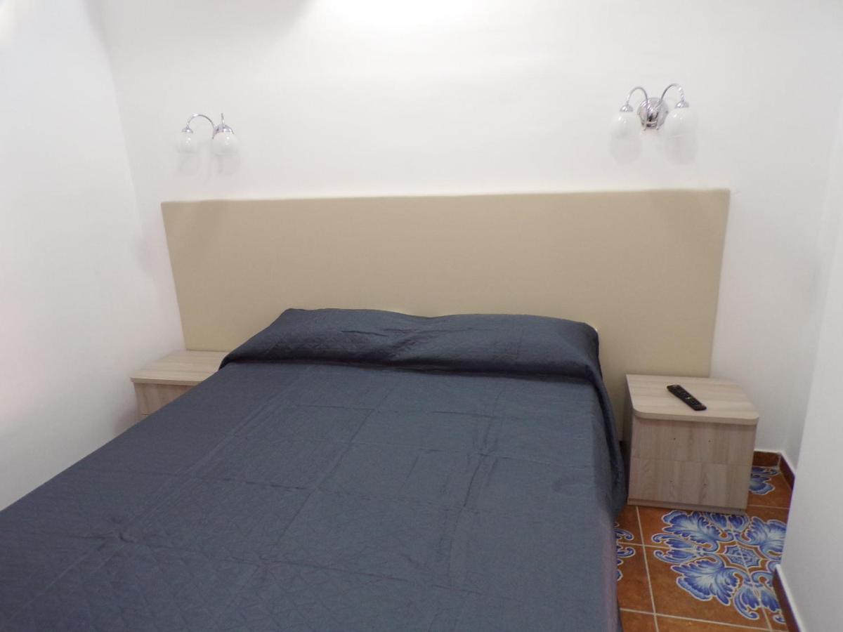 Nuova Aurora Rent Rooms Roccalumera Exterior photo