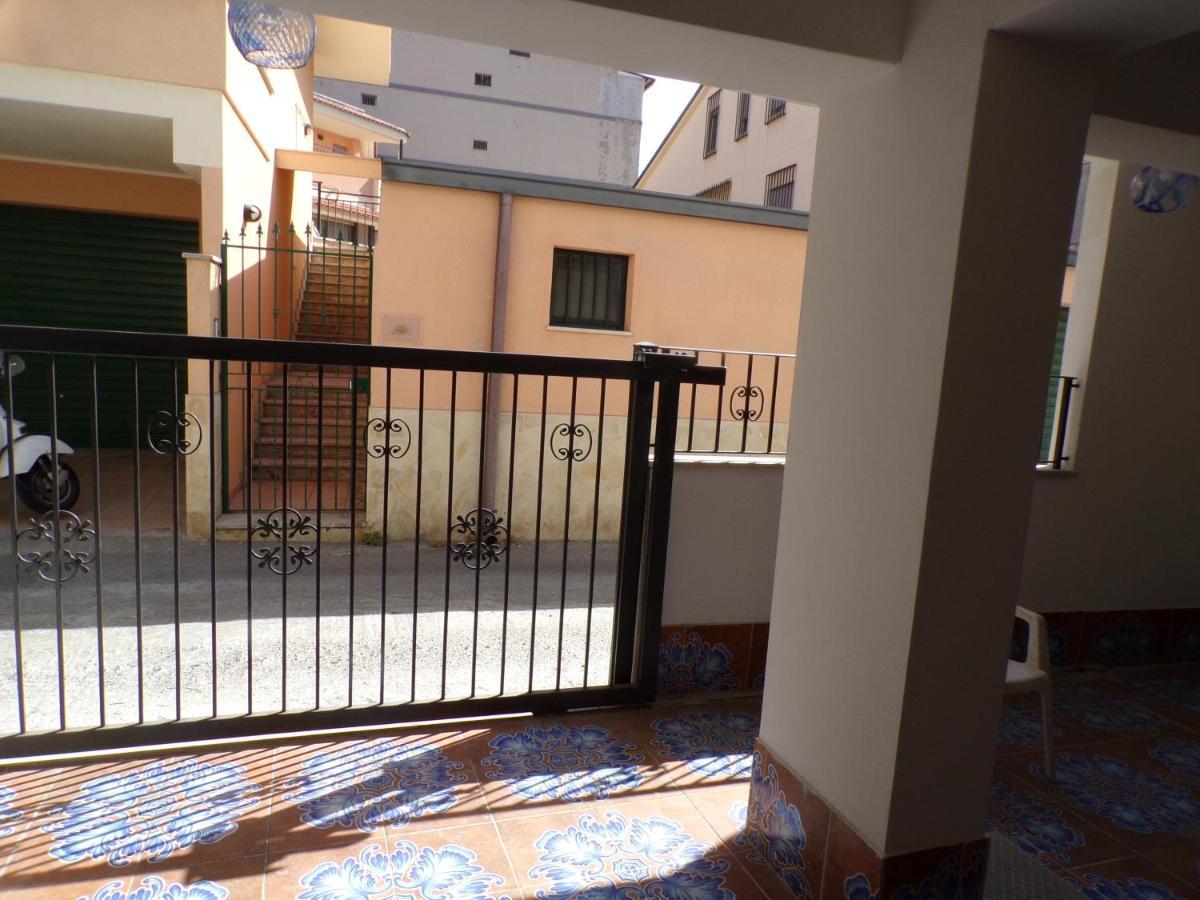 Nuova Aurora Rent Rooms Roccalumera Exterior photo