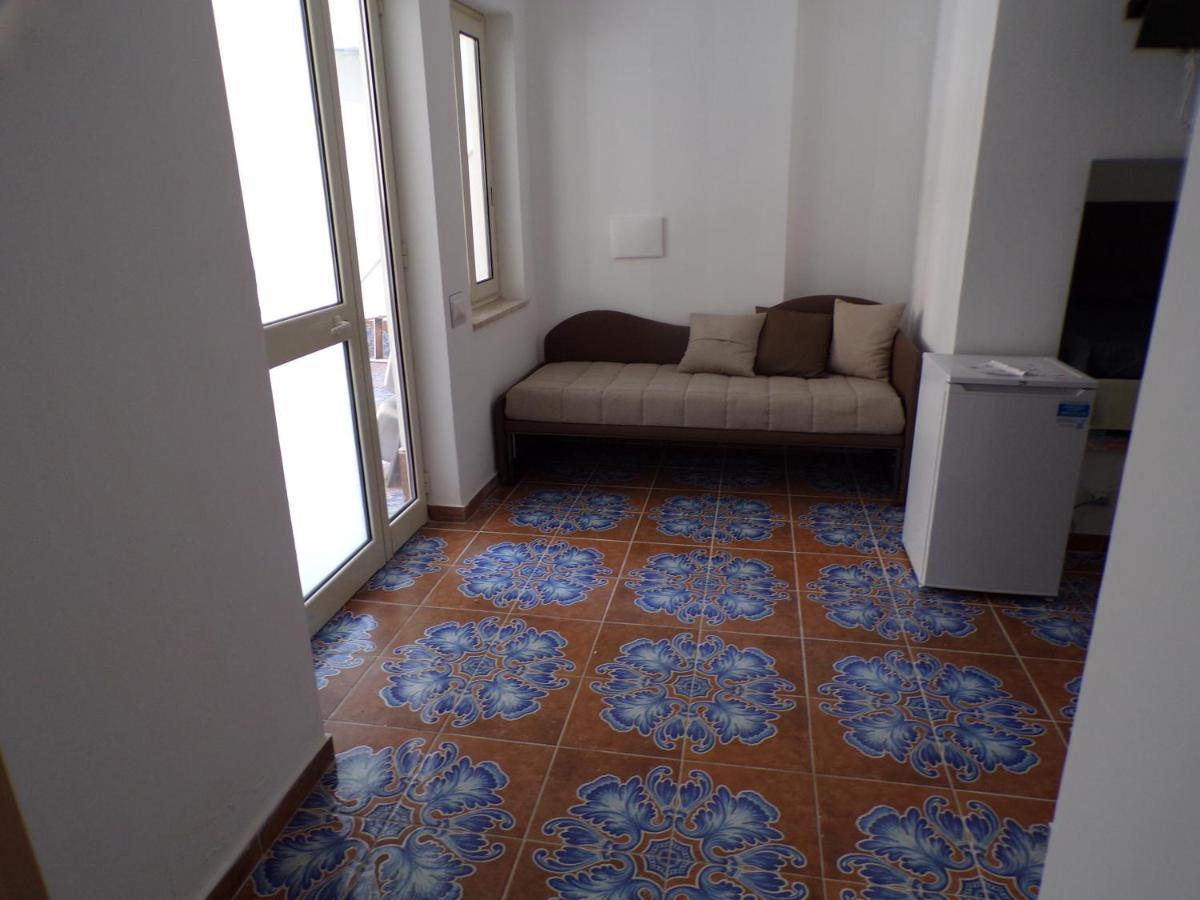 Nuova Aurora Rent Rooms Roccalumera Exterior photo