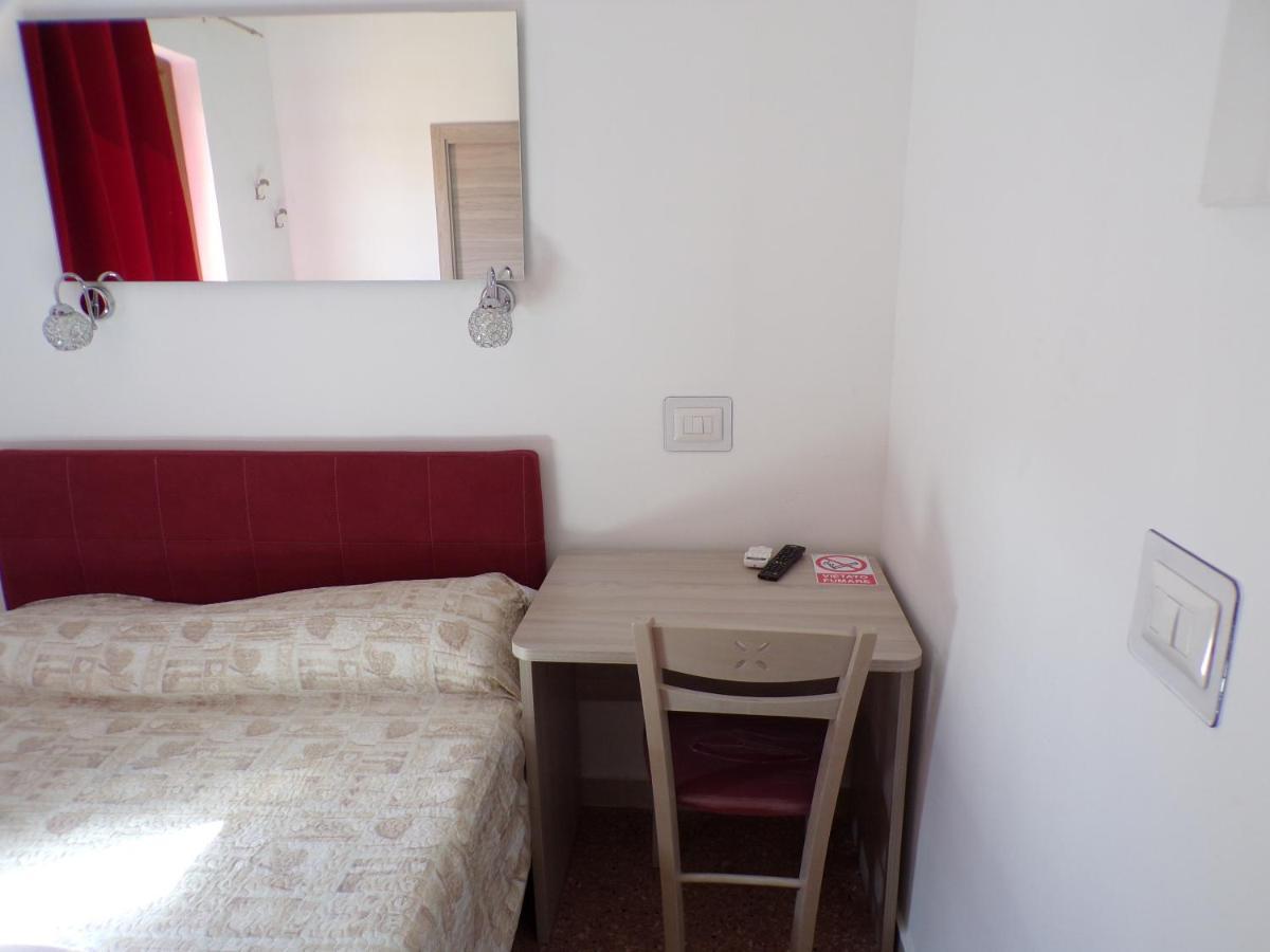 Nuova Aurora Rent Rooms Roccalumera Exterior photo