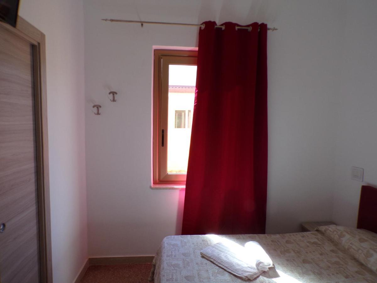 Nuova Aurora Rent Rooms Roccalumera Exterior photo