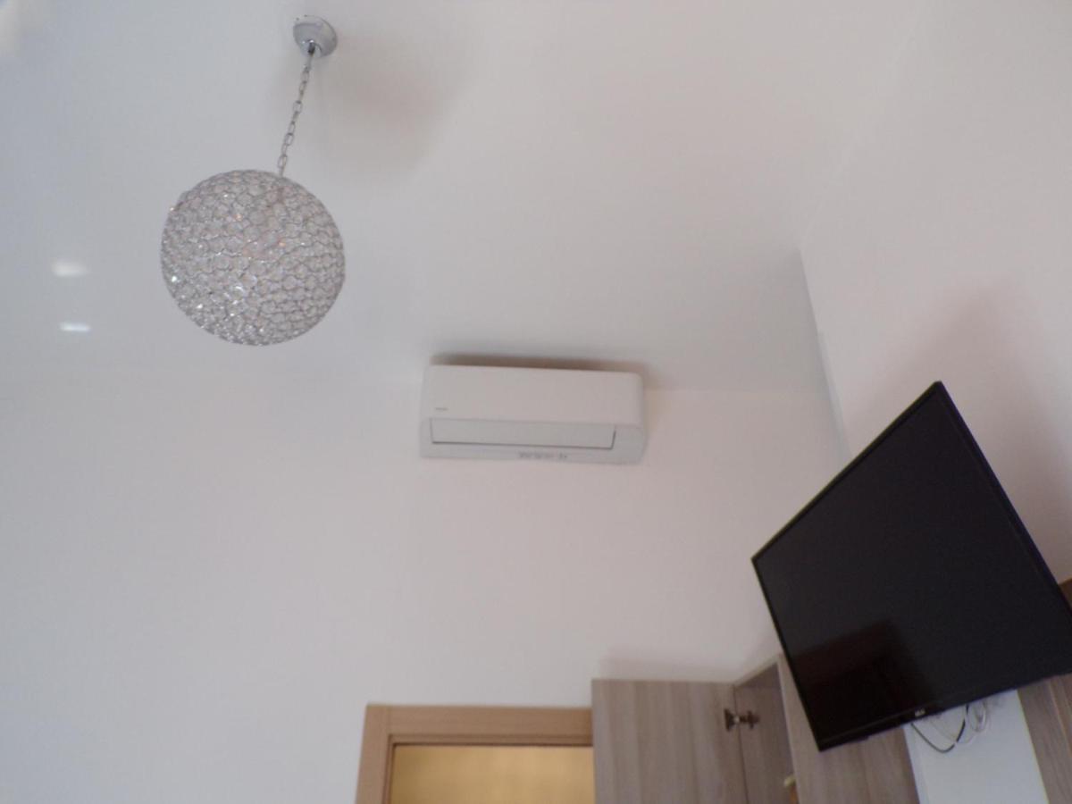 Nuova Aurora Rent Rooms Roccalumera Exterior photo